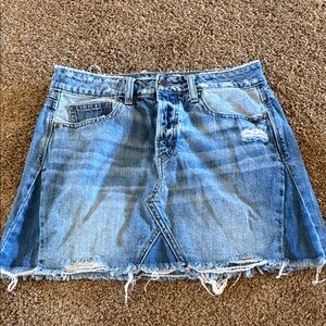 Women’s American Eagle Outfitters denim jeans shirt short rips sz 2 button fly
